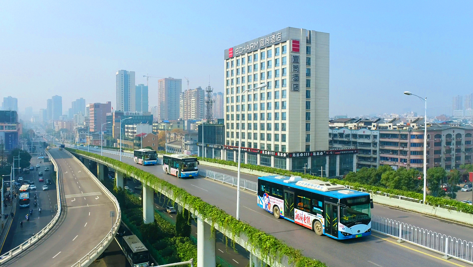 品牌建設(shè)再提速 | 湘聯(lián)電纜公交車廣告全面上線！